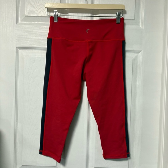 Zyia - Red Royalty Strip Light n Tight Hi-Rise Crop - Picture 4 of 6